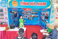 Trưng bày và tuyên truyền về chủ quyền biển, đảo của Tổ quốc.