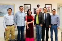 Bộ trưởng Bộ Nông nghiệp và Đất đai Julio Leon (thứ 3 từ trái qua) tiếp Đoàn doanh nghiệp Việt Nam. (Ảnh: Đại sứ quán Việt Nam tại Venezuela)