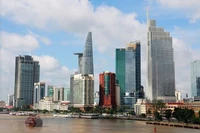 Trung tâm Thành phố Hồ Chí Minh bên sông Sài Gòn. 
