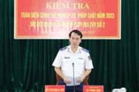 Thiếu tướng Vũ Trung Kiên, Phó Tư lệnh Pháp luật Cảnh sát biển Việt Nam quán triệt nhiệm vụ kiểm tra tại Đoàn Đặc nhiệm phòng, chống tội phạm ma túy số 2.
