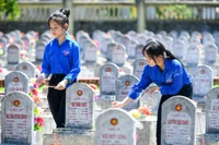 Các thế hệ người Việt Nam hôm nay và mai sau mãi mãi ghi nhớ sự hy sinh to lớn của những người con đã hiến dâng xương máu, tính mạng vì non sông gấm vóc, vì sự trường tồn và phát triển của dân tộc.