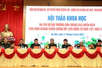 Đoàn Chủ tịch hội thảo.