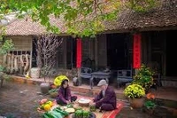 Làng cổ Đường Lâm (thị xã Sơn Tây, Hà Nội) lưu giữ nhiều nét đẹp cổ kính của làng quê Việt là địa chỉ thu hút đông khách du lịch ở xứ Đoài.