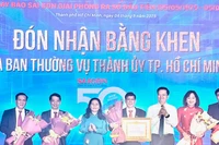 Ban Biên tập Báo Sài Gòn Giải Phóng đón nhận các phần thưởng nhân kỷ niệm 50 năm Ngày Xuất bản số đầu (5/5/1975-5/5/2025). 