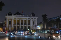 [Ảnh] Hà Nội trong thời khắc tắt đèn để hưởng ứng Giờ Trái đất 2024