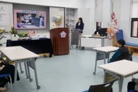 Trường tiểu học Jungang ở quận Đông, thành phố Gwangju, tổ chức lễ khai giảng ngày 4/3, đón một bé trai là học sinh lớp 1 duy nhất.