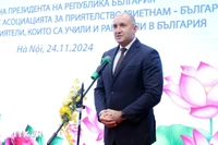 Tổng thống Cộng hòa Bulgaria Rumen Radev phát biểu tại cuộc gặp gỡ Hội Hữu nghị Việt Nam-Bulgaria thuộc Liên hiệp các tổ chức hữu nghị Việt Nam và bạn bè Việt Nam từng học tập, làm việc tại Bulgaria ngày 24/11. Ảnh: TTXVN
