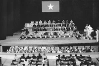 Ngày 27/3/1964, Hội nghị Chính trị đặc biệt do Chủ tịch Hồ Chí Minh triệu tập khai mạc tại Hội trường Ba Đình, Hà Nội. (Nguồn: hochiminh.vn)