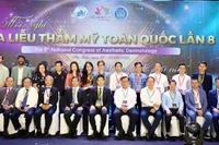 Các đại biểu trong nước và nước ngoài tại phiên khai mạc hội nghị.