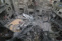 Cảnh đổ nát sau các cuộc không kích của Israel xuống thành phố Rafah, Dải Gaza ngày 24/3/2024. (Ảnh: THX/TTXVN)