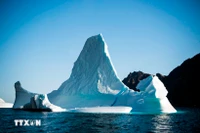 Băng trôi gần đảo Kulusuk, Greenland. (Ảnh: AFP/TTXVN)