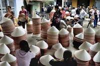 Làng nghề truyền thống nón lá Vĩnh Thịnh, xã Đại Áng, huyện Thanh Trì (Hà Nội)