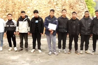 Các đối tượng bị bắt giữ tại Đồn Biên phòng Chi Lăng, Bộ đội Biên phòng tỉnh Lạng Sơn.
