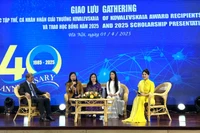 Các đại biểu chia sẻ tại buổi giao lưu. 