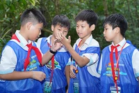 Các em nhỏ háo hức khám phá khi tham gia "Hành trình cùng Mizu bảo vệ môi trường" tại Vườn quốc gia Cát Tiên.