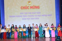 Các tập thể xuất sắc trong phong trào tháng tự học ngoại ngữ năm học 2024-2025.