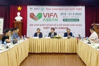 Quang cảnh buổi giới thiệu về Hội chợ.