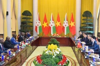 Chủ tịch nước Lương Cường và Tổng thống Evariste Ndayishimiye dẫn đầu Đoàn cấp cao hai nước tiến hành hội đàm.