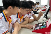 Chương trình giáo dục phổ thông năm 2018 là chương trình khuyến khích học sinh theo đuổi các ngành khoa học, công nghệ, kỹ thuật và toán học (Ảnh minh họa)