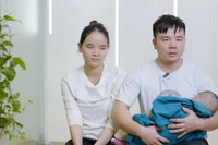 Bé Đỗ Minh Quân (tỉnh Hòa Bình), con trai của anh Đỗ Văn Trưởng và chị Lò Thị Hoa ở Hòa Bình, cả 2 anh chị đều là những người khiếm thị.
