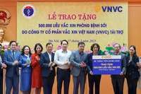 Bộ Y tế tiếp nhận 500.000 liều vaccine sởi từ Công ty Cổ phần Vaccine Việt Nam (VNVC).