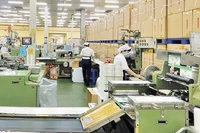 Sản xuất thuốc lá điếu tại Công ty Thuốc lá Sài Gòn (thành viên của Vinataba).