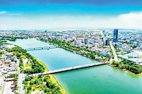 Diện mạo mới của đô thị Huế hai bên bờ sông Hương. Ảnh: LÊ HOÀNG