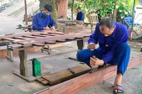 Học viên cơ sở cai nghiện Thác Bà lao động trong thời gian cai nghiện.