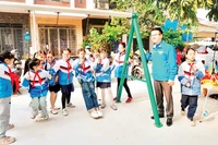 Công trình “Sân chơi cộng đồng” tại khu tái định cư Cái Hòm, tổ dân phố số 32, phường Đông Khê (quận Ngô Quyền) được khánh thành tạo địa điểm cho thanh thiếu niên, học sinh và nhân dân trong khu vực vui chơi giải trí, rèn luyện sức khỏe.