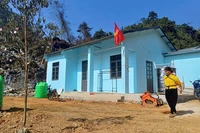 Những căn nhà tái định cư đã hoàn thành, bàn giao cho người dân xóm Lũng Lỳ, xã Ca Thành, huyện Nguyên Bình, tỉnh Cao Bằng. (Ảnh MINH TUẤN)