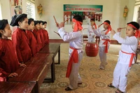Tiết học hát Xoan của học sinh Trường tiểu học Phượng Lâu, thành phố Việt Trì (Phú Thọ).