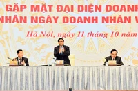 Thủ tướng Phạm Minh Chính chủ trì Hội nghị trực tuyến Thường trực Chính phủ gặp mặt đại diện doanh nhân nhân Ngày Doanh nhân Việt Nam. 