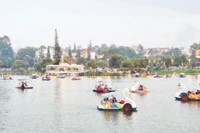 Du khách trải nghiệm tại thành phố Đà Lạt, Lâm Đồng.