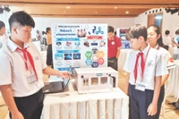 Học sinh Trường THCS Vân Đồn (Thành phố Hồ Chí Minh) tham gia cuộc thi Ứng dụng chuyển đổi số trong lĩnh vực giáo dục.