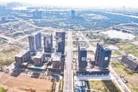 Vướng mắc trong thẩm định giá đất khiến Thành phố Hồ Chí Minh giảm nguồn thu ngân sách. Trong ảnh: Các dự án nhà ở tại Khu đô thị mới Thủ Thiêm, thành phố Thủ Đức.
