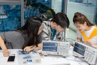 UEH AI Chatbot sẽ giúp học sinh và phụ huynh hiểu rõ về mọi thông tin tuyển sinh.