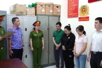 Các đối tượng cho vay nặng lãi tại cơ quan chức năng.