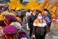 Người lao động có hoàn cảnh khó khăn được hỗ trợ về quê đón Tết miễn phí.