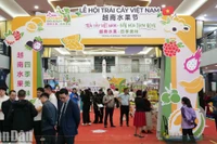 Lễ hội trái cây Việt Nam năm nay được tổ chức tại Chợ đầu mối nông sản Tân Phát Địa-một trong những chợ bán buôn nông sản lớn nhất thủ đô Bắc Kinh, thuận tiện cho doanh nhân, doanh nghiệp gặp gỡ, trao đổi, kết nối hợp tác.