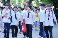 Thí sinh đăng ký xét tuyển vào Đại học Bách khoa Hà Nội năm 2024 (Ảnh: DUY THÀNH)