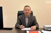 Tham tán Thương mại Việt Nam tại Liên bang Nga Dương Hoàng Minh trả lời phỏng vấn phóng viên Báo Nhân Dân thường trú tại Nga. (Ảnh: XUÂN HƯNG)