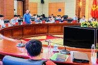Quang cảnh Chủ tịch Ủy ban nhân dân thành phố Hải Phòng đối thoại với các hộ dân trong diện bị thu hồi đất.