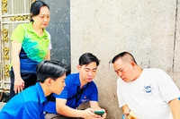 Hướng dẫn người dân cách thức cài đặt ứng dụng “Công dân số Thành phố Hồ Chí Minh”.