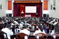 Toàn cảnh hội nghị sơ kết giữa nhiệm kỳ 2020-2025 Ban Chấp hành Đảng bộ tỉnh Bình Thuận.