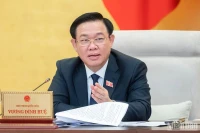 Chủ tịch Quốc hội Vương Đình Huệ tham gia ý kiến thảo luận tại phiên họp. (Ảnh: DUY LINH)