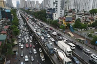 Đường Vành đai 3 trên cao thường xuyên quá tải phương tiện.