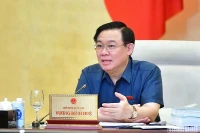Chủ tịch Quốc hội Vương Đình Huệ góp ý kiến vào dự án Luật Đất đai (sửa đổi) trong phiên họp chiều 11/5. (Ảnh: DUY LINH)