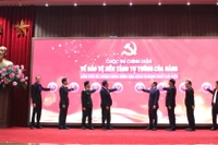 Các đại biểu nhấn nút phát động cuộc thi năm 2024.