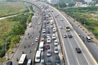 Đường Vành đai 3 trên cao thường xuyên quá tải.