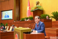 Chủ nhiệm Ủy ban Dân nguyện và Giám sát của Quốc hội Dương Thanh Bình báo cáo tại Kỳ họp thứ 9, Quốc hội khóa XV, sáng 5/5. (Ảnh: DUY LINH)